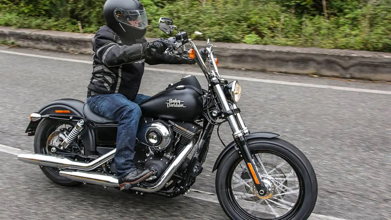 Metzeler ME888 Marathon Ultra on Harley Davidson