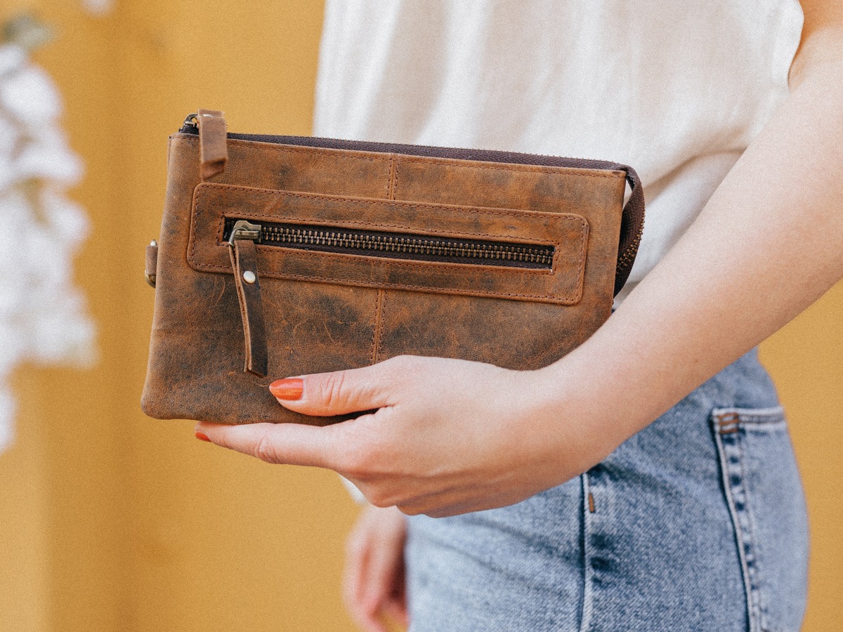 brown leather women's clutch