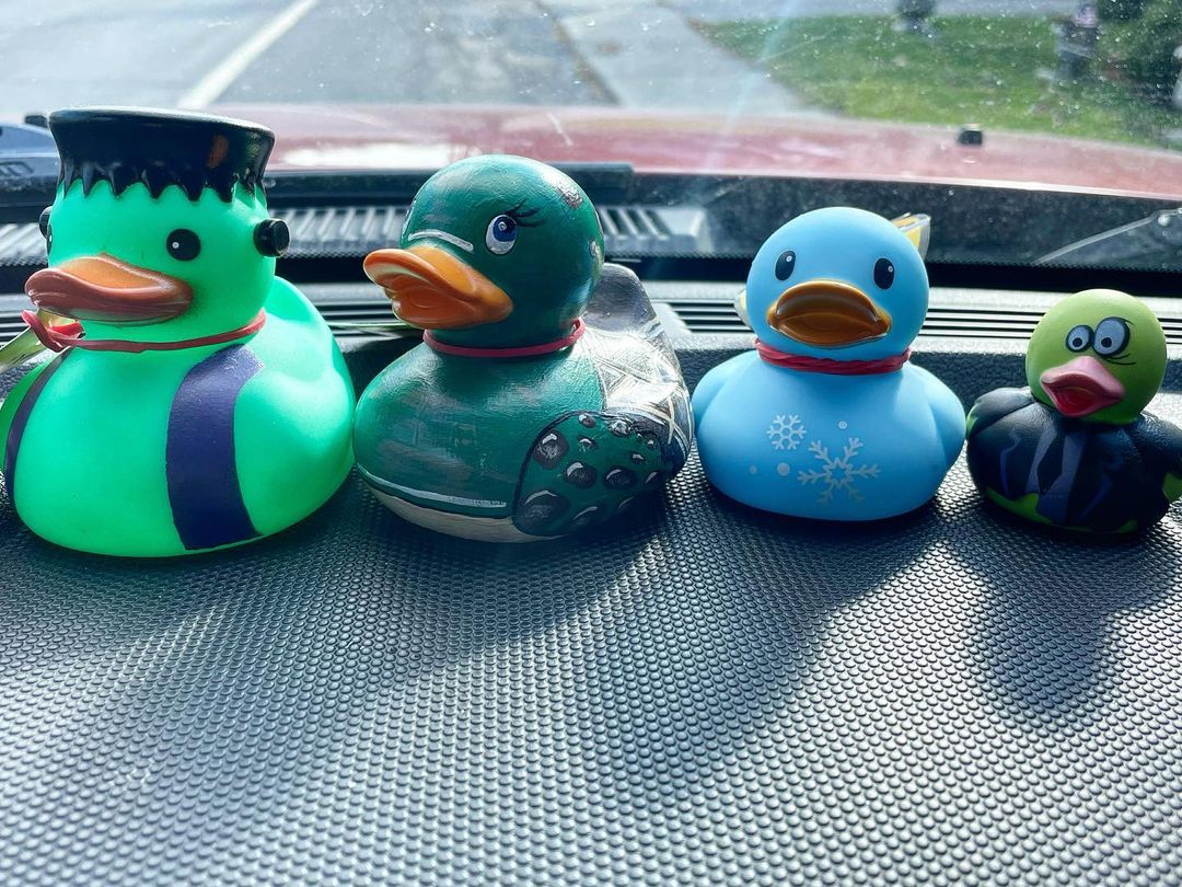 Do You Ever Wonder Why Jeep Owners Put Ducks On Other Jeeps and