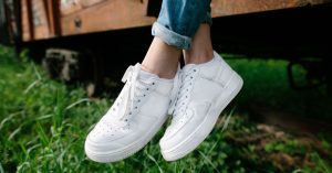 How to clean white shoes