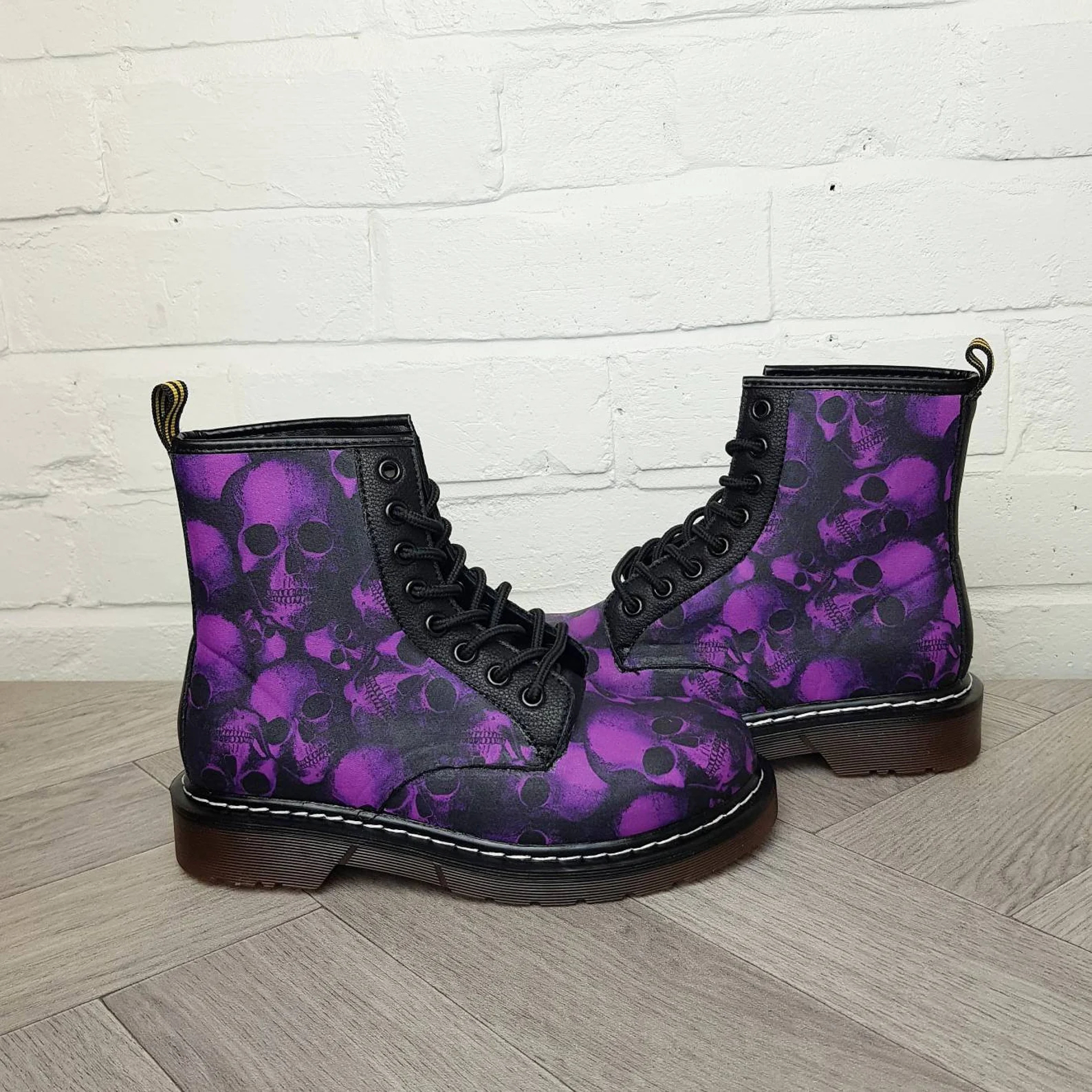 Sugar skull hot sale dr martens