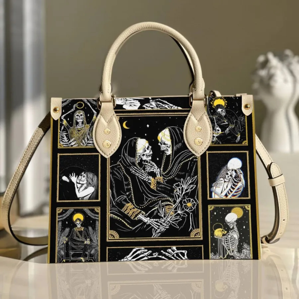 Betsey Johnson Handbags / Purses − Sale: at $13.93+ | Stylight